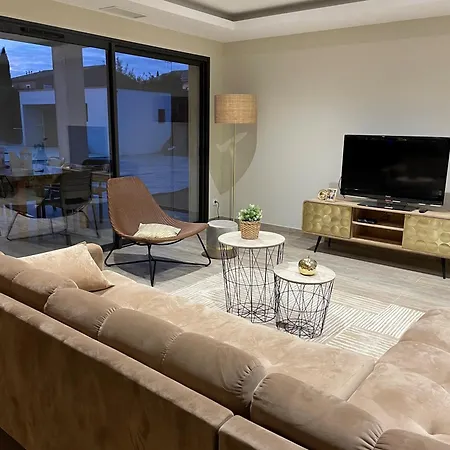 Du Canal 3 Piscine 175 M2 וילה קרקסון